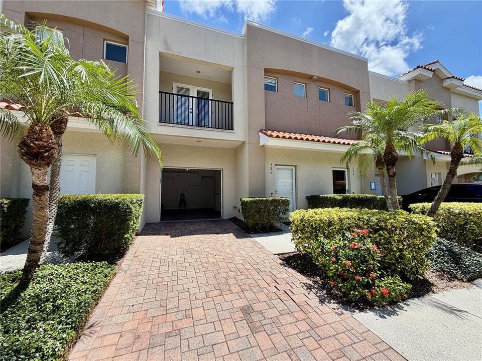 For Rent: $2,900 (3 beds, 2 baths, 1445 Square Feet)