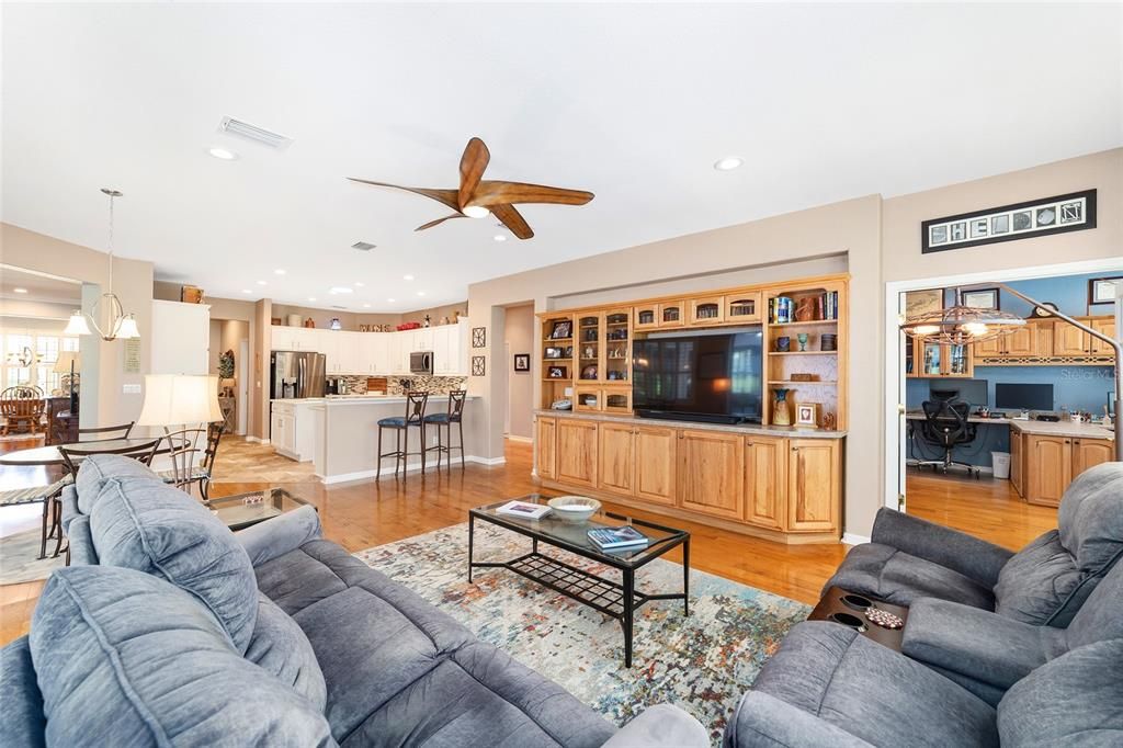For Sale: $575,000 (3 beds, 2 baths, 2806 Square Feet)