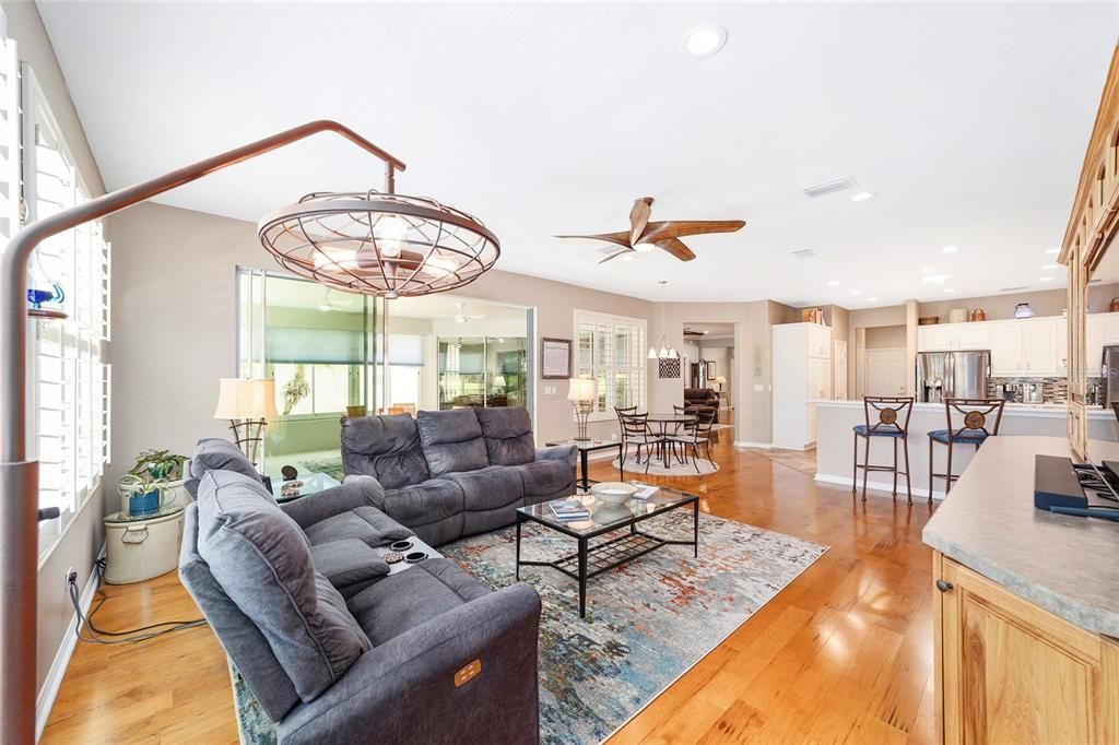 For Sale: $575,000 (3 beds, 2 baths, 2806 Square Feet)