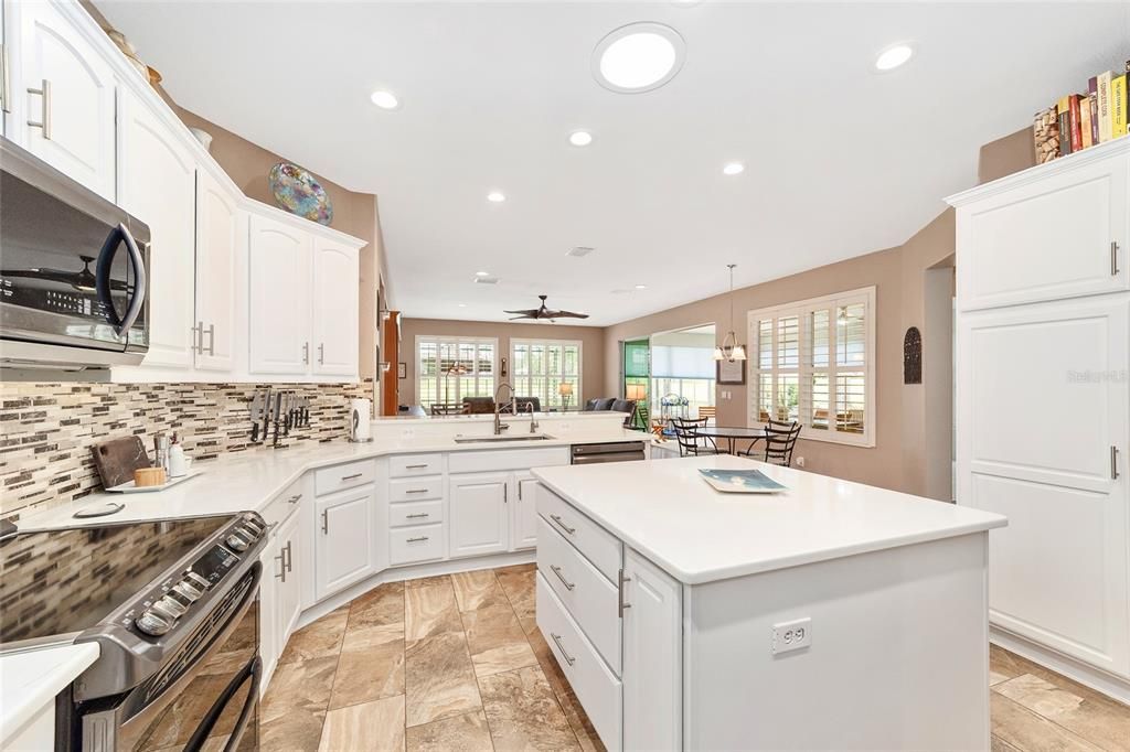 For Sale: $575,000 (3 beds, 2 baths, 2806 Square Feet)