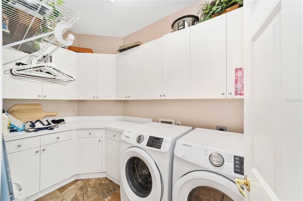 For Sale: $575,000 (3 beds, 2 baths, 2806 Square Feet)