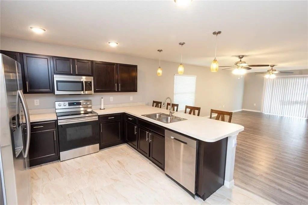 En Venta: $278,900 (3 camas, 2 baños, 1515 Pies cuadrados)