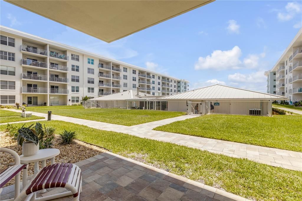 For Sale: $335,000 (1 beds, 1 baths, 758 Square Feet)