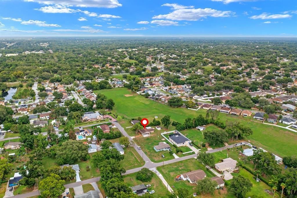 For Sale: $329,900 (2 beds, 1 baths, 1868 Square Feet)