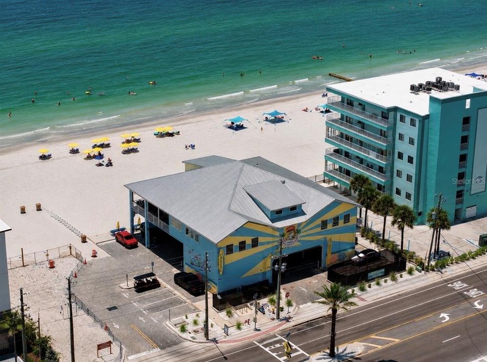 For Sale: $549,900 (2 beds, 2 baths, 1332 Square Feet)