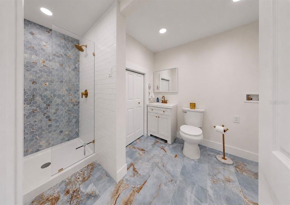 For Sale: $549,900 (2 beds, 2 baths, 1332 Square Feet)