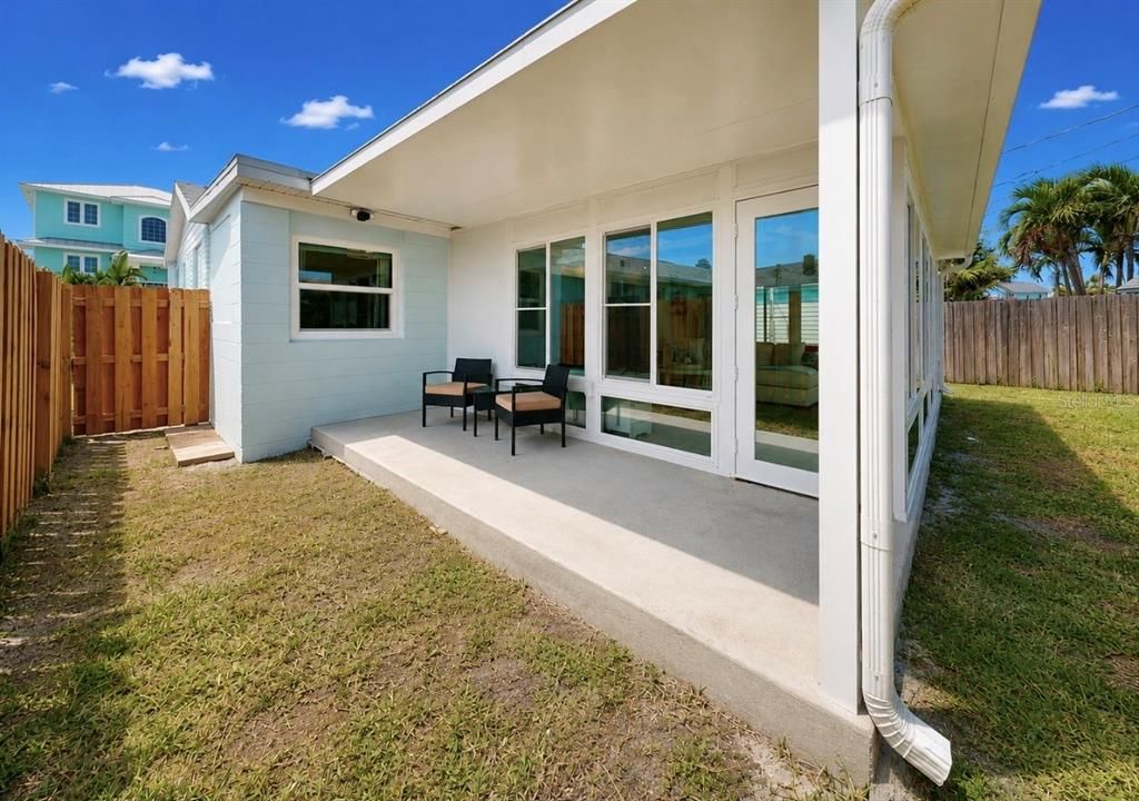 For Sale: $549,900 (2 beds, 2 baths, 1332 Square Feet)