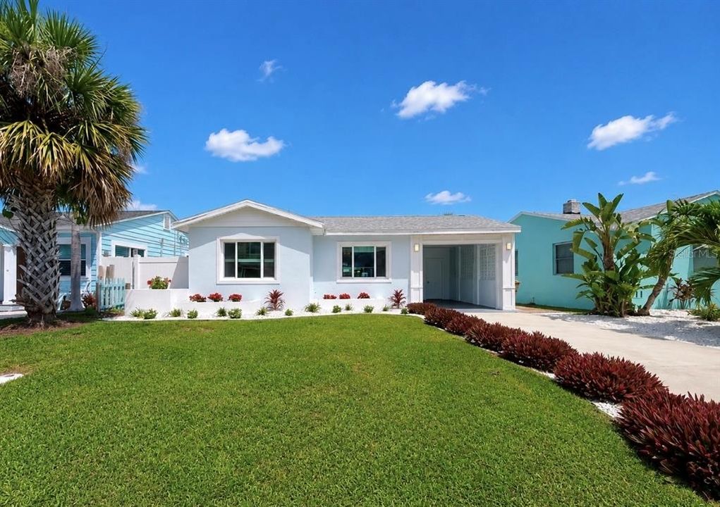 For Sale: $549,900 (2 beds, 2 baths, 1332 Square Feet)