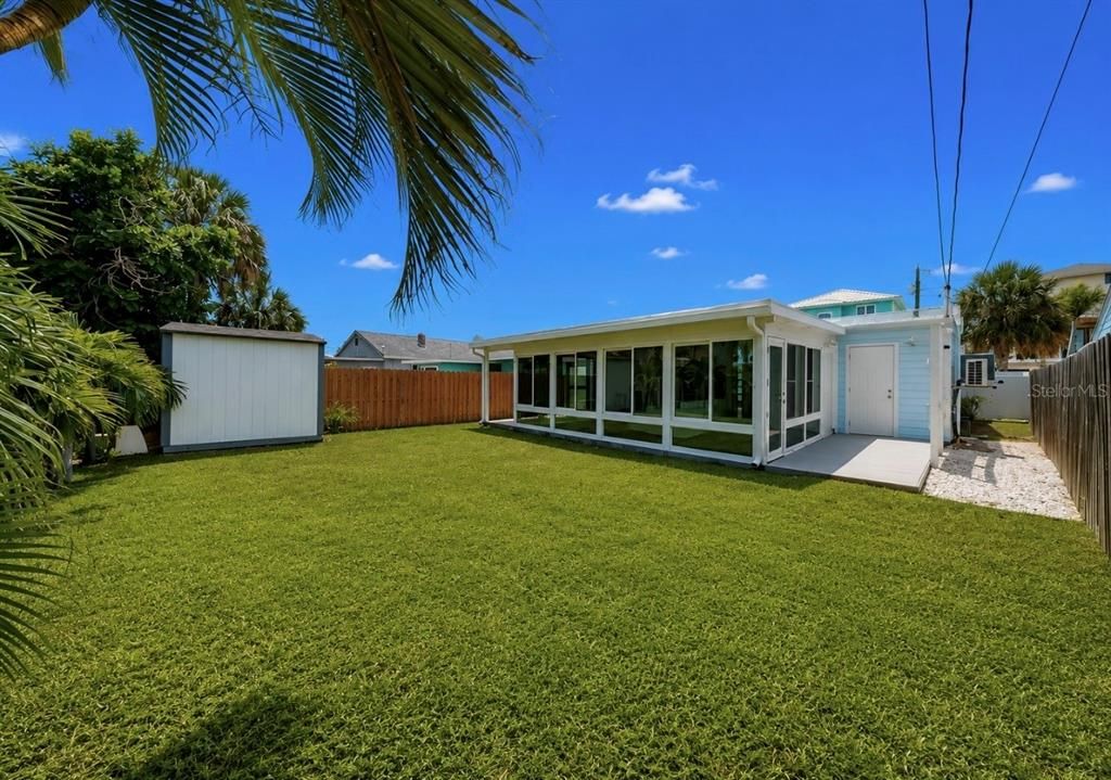 For Sale: $549,900 (2 beds, 2 baths, 1332 Square Feet)