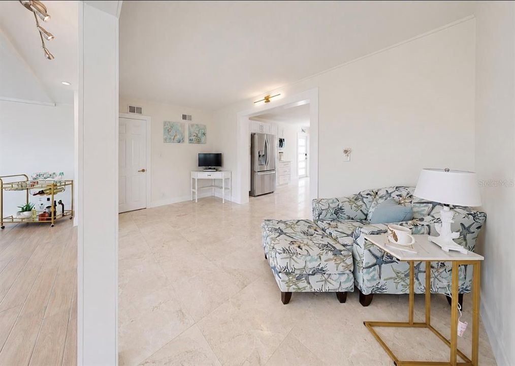 For Sale: $549,900 (2 beds, 2 baths, 1332 Square Feet)