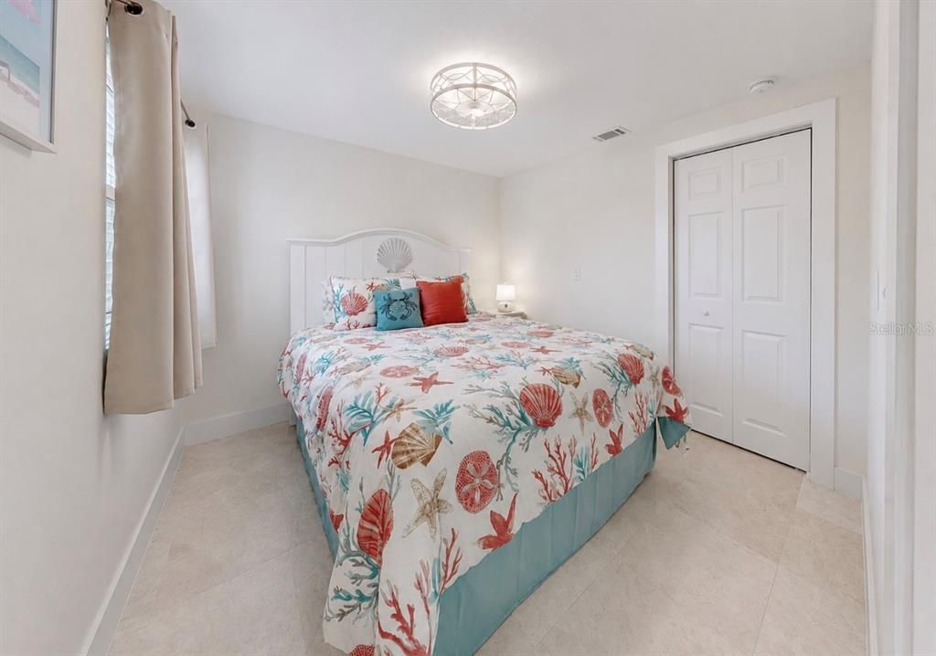 For Sale: $549,900 (2 beds, 2 baths, 1332 Square Feet)
