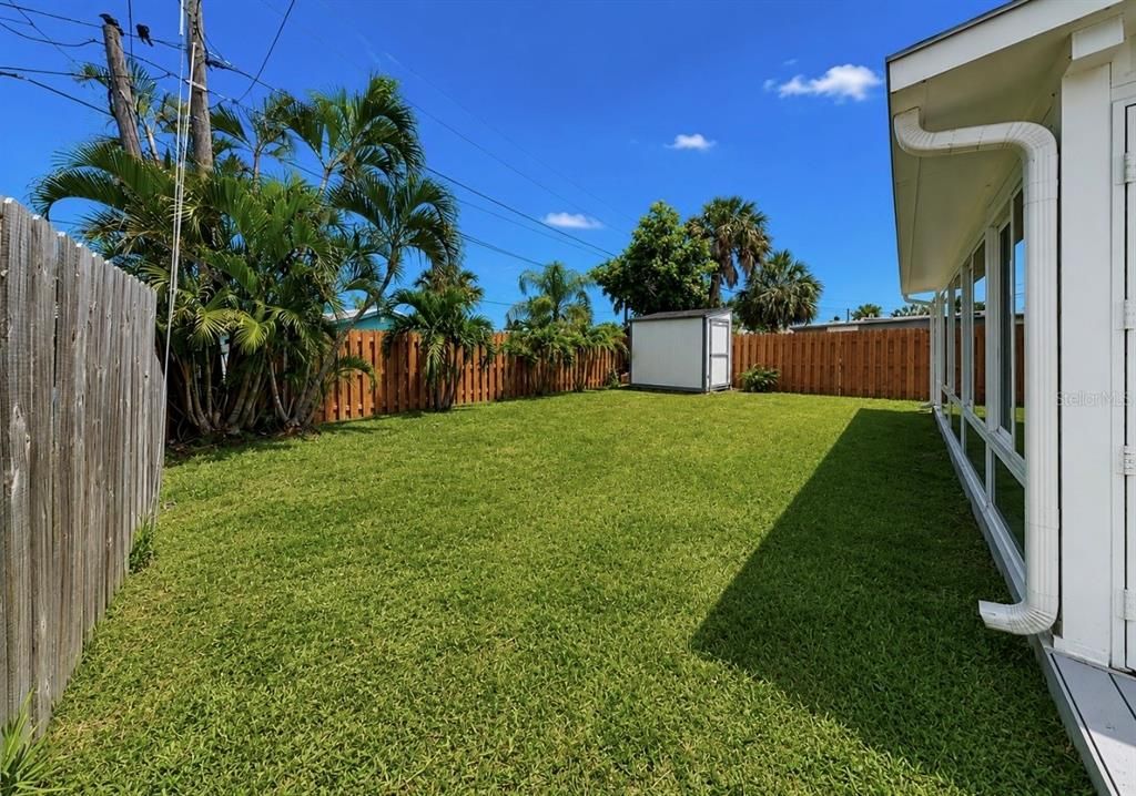 For Sale: $549,900 (2 beds, 2 baths, 1332 Square Feet)