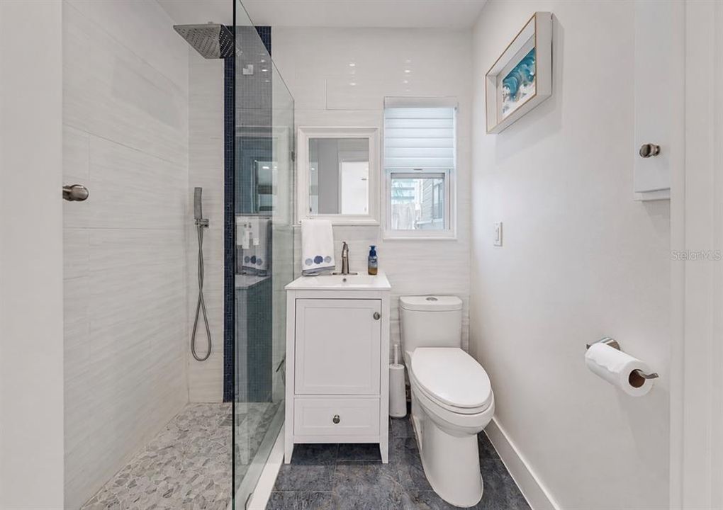 For Sale: $549,900 (2 beds, 2 baths, 1332 Square Feet)
