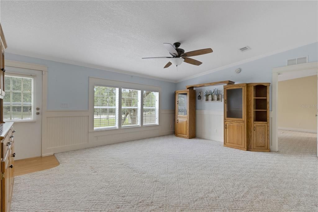 For Sale: $365,000 (4 beds, 2 baths, 2280 Square Feet)