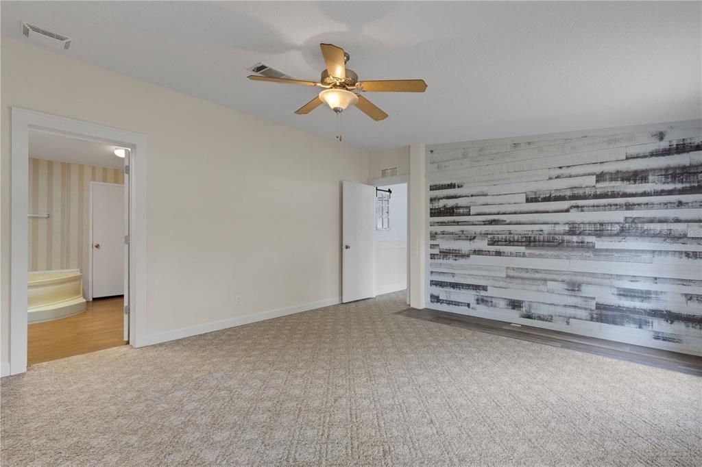 For Sale: $365,000 (4 beds, 2 baths, 2280 Square Feet)