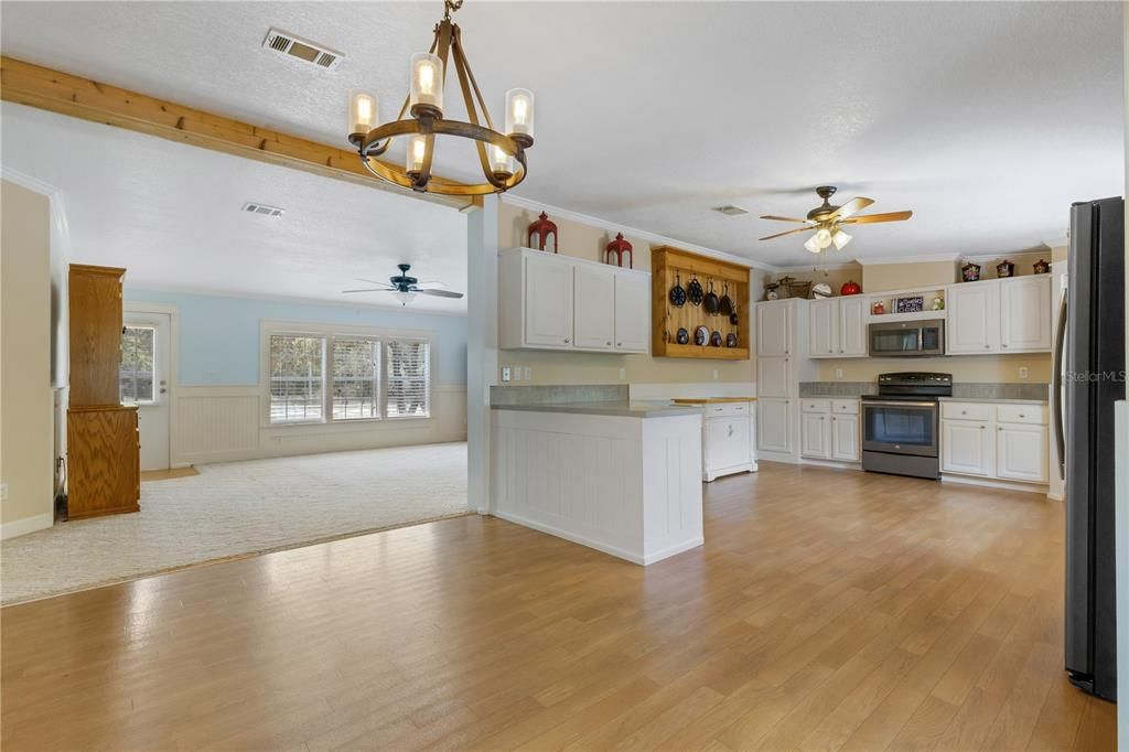 For Sale: $365,000 (4 beds, 2 baths, 2280 Square Feet)