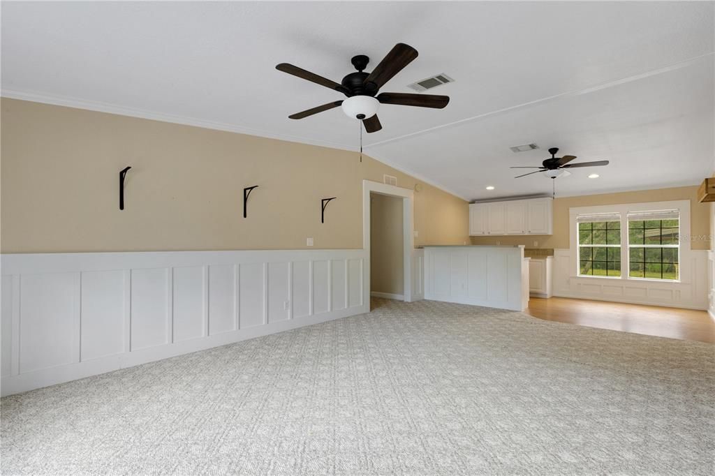 For Sale: $365,000 (4 beds, 2 baths, 2280 Square Feet)