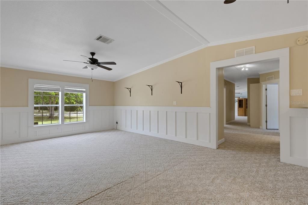 For Sale: $365,000 (4 beds, 2 baths, 2280 Square Feet)