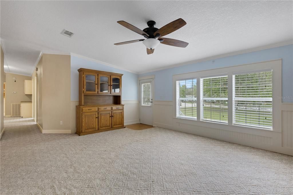 For Sale: $365,000 (4 beds, 2 baths, 2280 Square Feet)