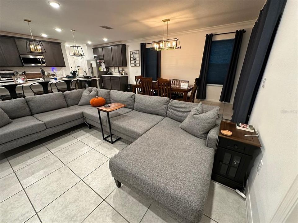 For Sale: $365,000 (3 beds, 2 baths, 1988 Square Feet)