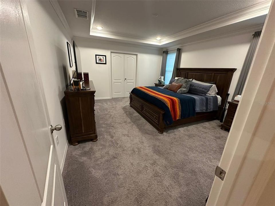 For Sale: $365,000 (3 beds, 2 baths, 1988 Square Feet)