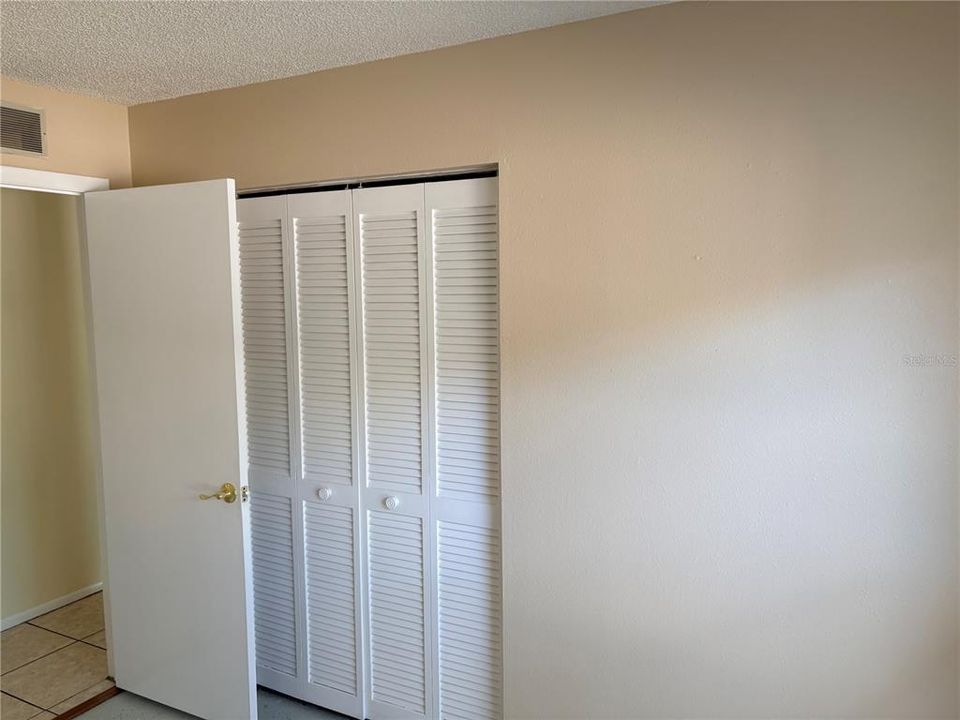 For Sale: $219,000 (3 beds, 2 baths, 1051 Square Feet)