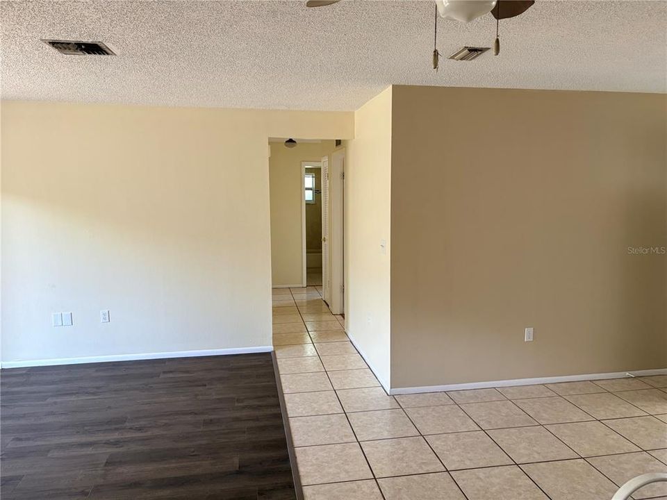 For Sale: $219,000 (3 beds, 2 baths, 1051 Square Feet)
