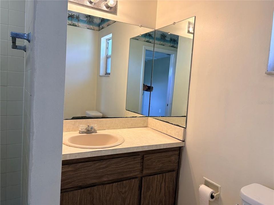 For Sale: $219,000 (3 beds, 2 baths, 1051 Square Feet)