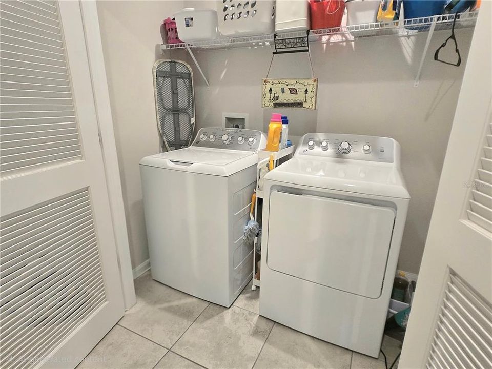 В аренду: $2,300 (4 спален, 2 ванн, 1703 Квадратных фут)