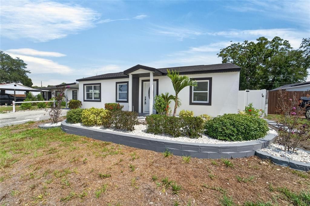 For Sale: $589,000 (3 beds, 2 baths, 1968 Square Feet)