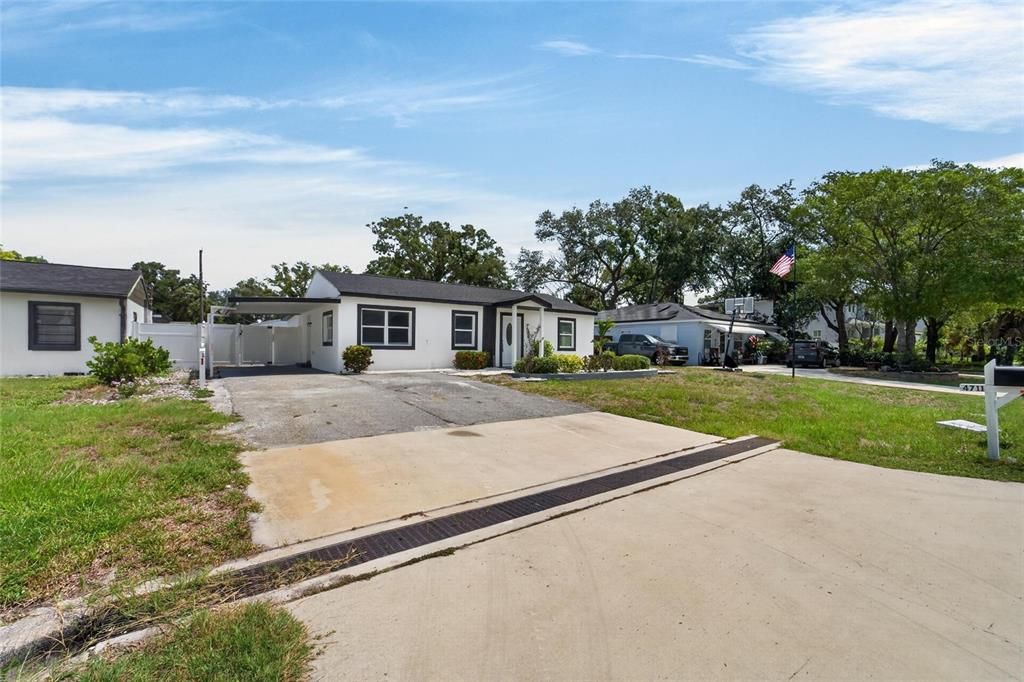 For Sale: $589,000 (3 beds, 2 baths, 1968 Square Feet)