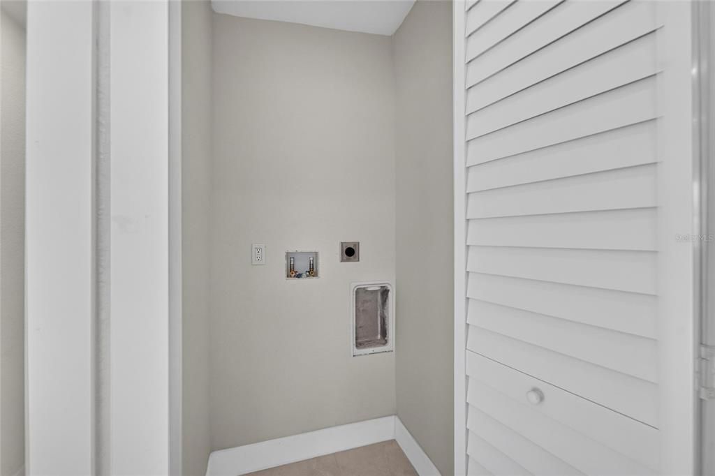 For Sale: $589,000 (3 beds, 2 baths, 1968 Square Feet)
