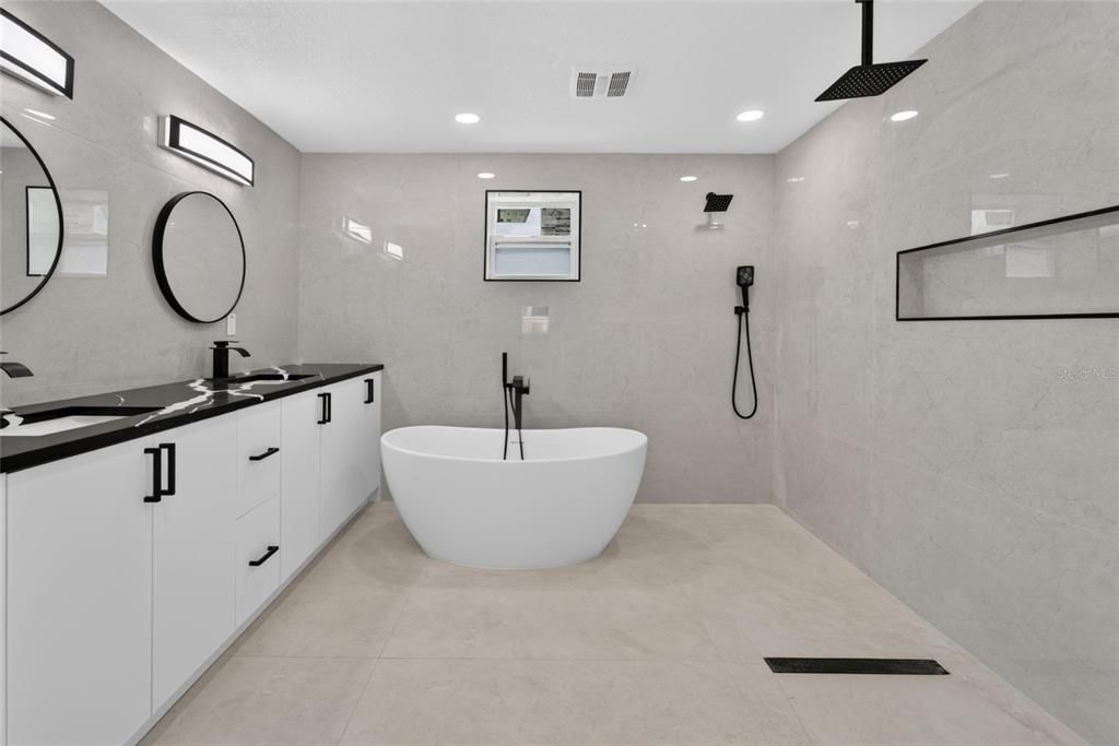 For Sale: $589,000 (3 beds, 2 baths, 1968 Square Feet)