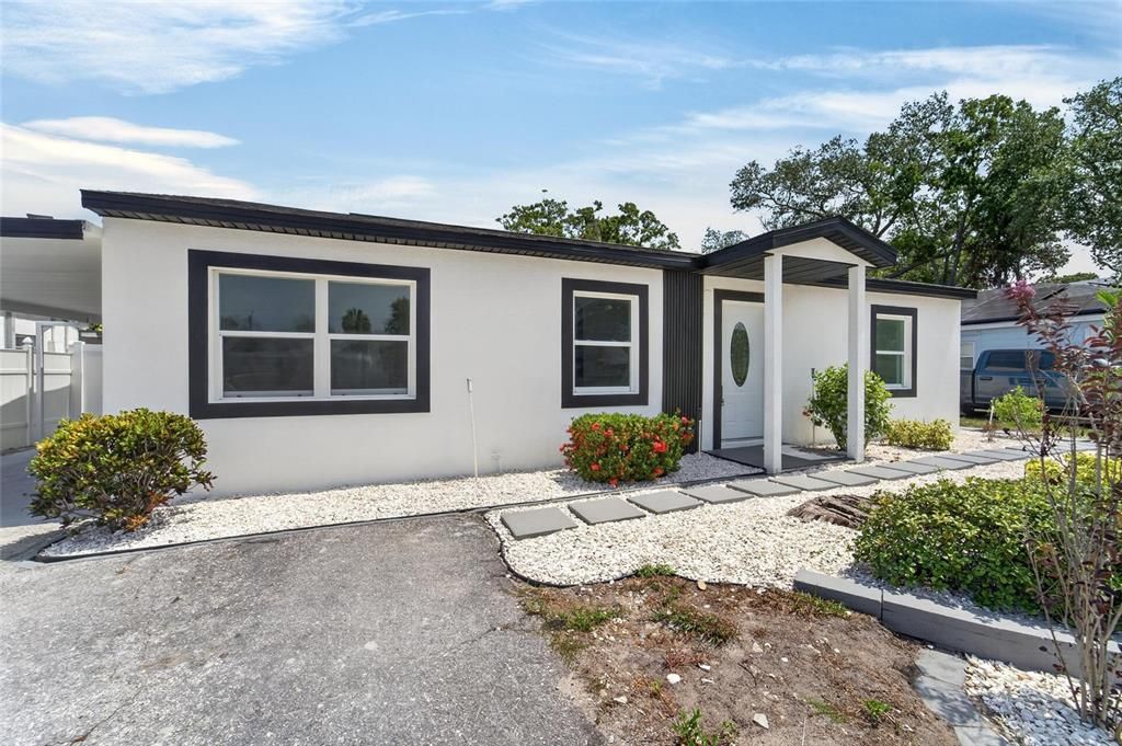 For Sale: $589,000 (3 beds, 2 baths, 1968 Square Feet)