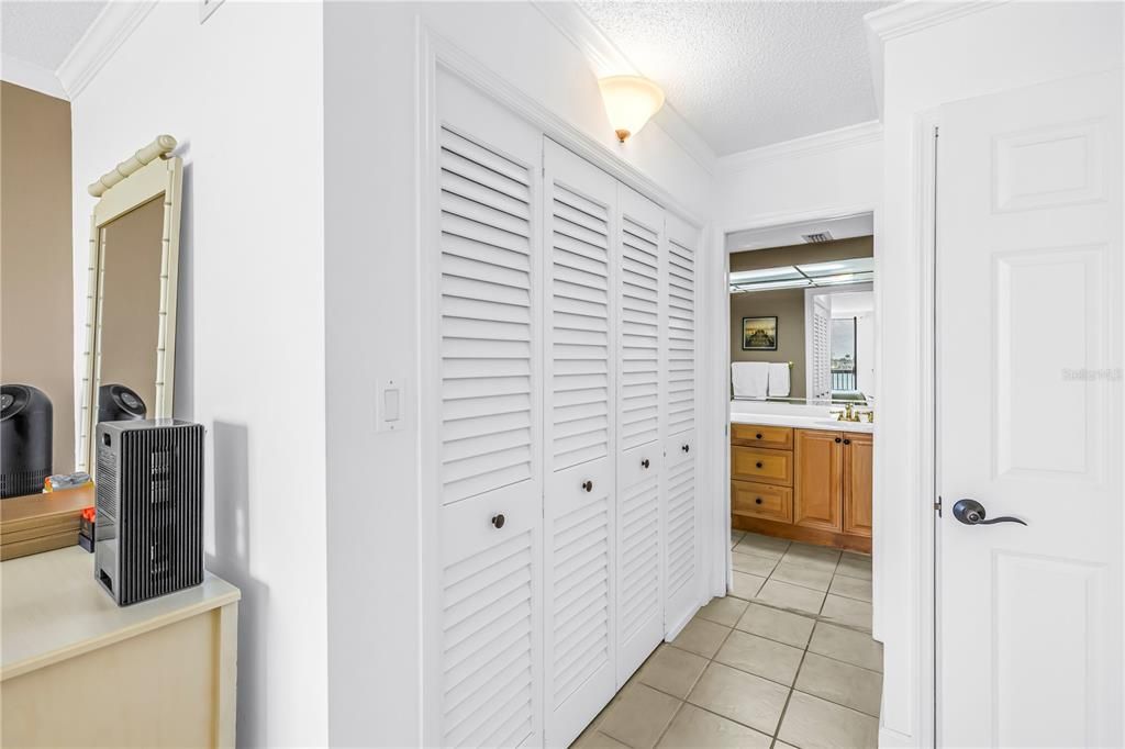 На продажу: $495,000 (2 спален, 2 ванн, 1270 Квадратных фут)