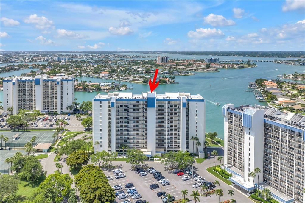 На продажу: $495,000 (2 спален, 2 ванн, 1270 Квадратных фут)