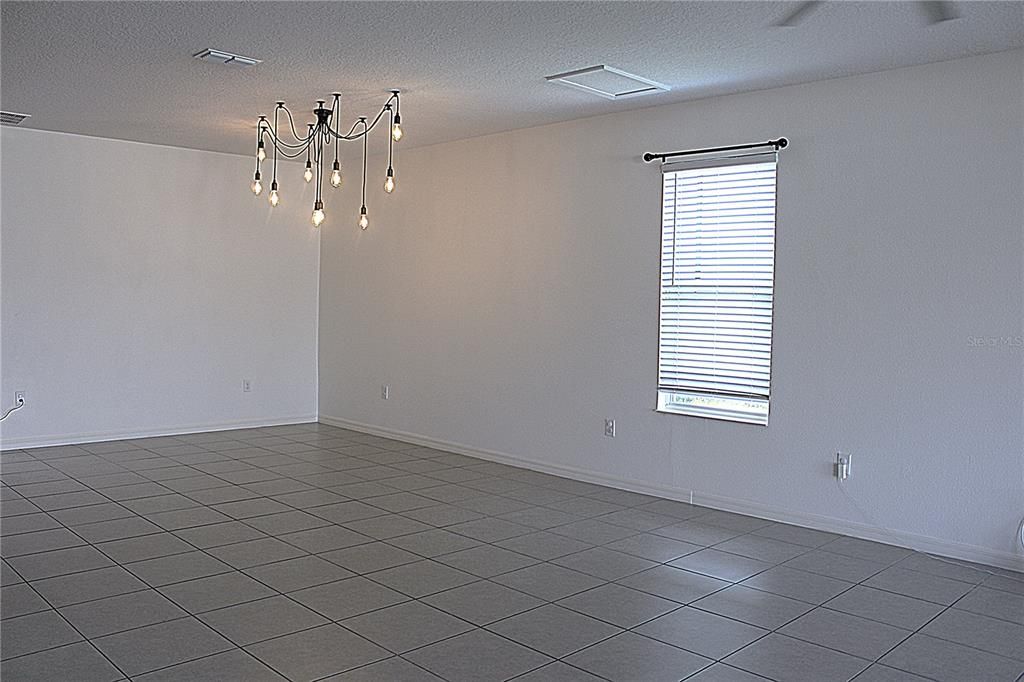 For Rent: $3,250 (5 beds, 3 baths, 2897 Square Feet)