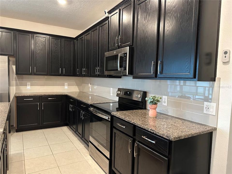 For Rent: $3,250 (5 beds, 3 baths, 2897 Square Feet)