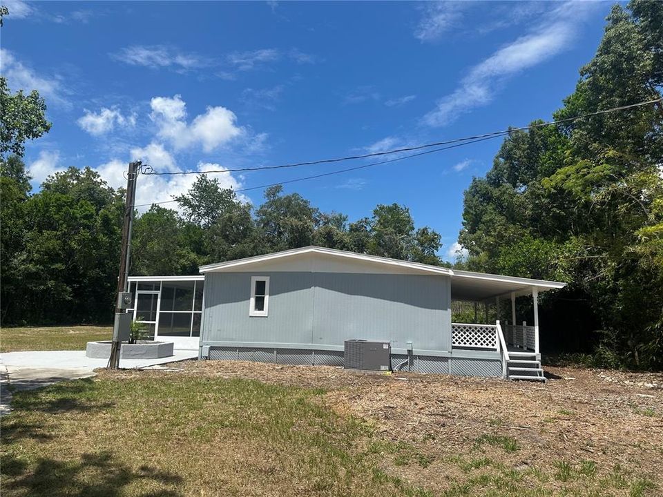 For Sale: $295,000 (3 beds, 2 baths, 1144 Square Feet)