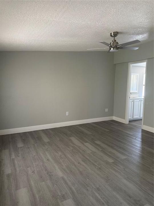 For Sale: $295,000 (3 beds, 2 baths, 1144 Square Feet)