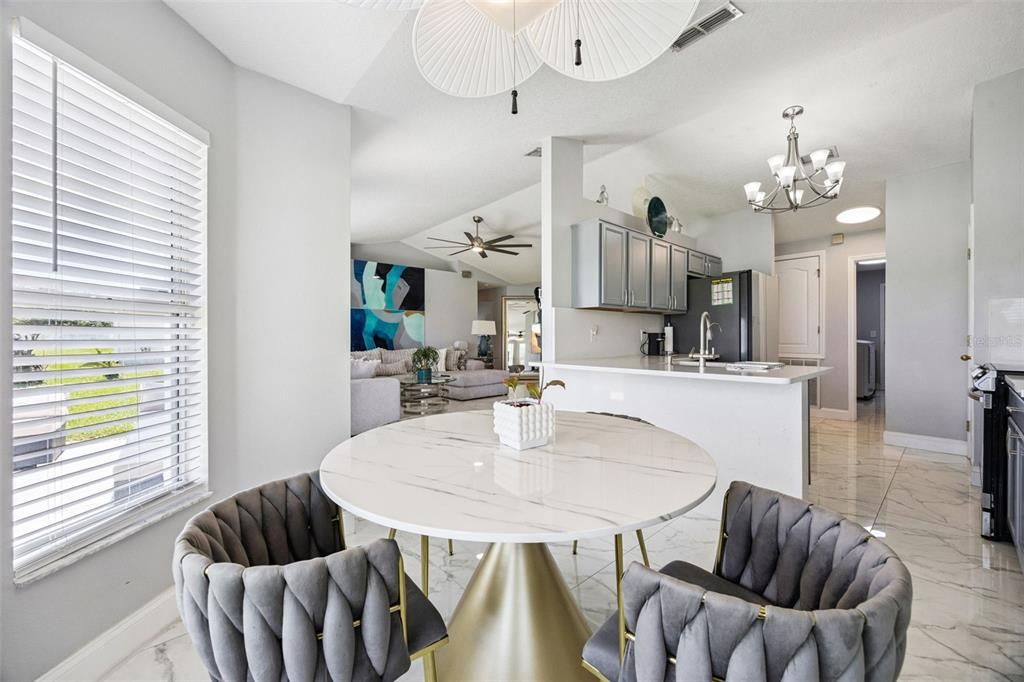 En Venta: $485,000 (4 camas, 2 baños, 2279 Pies cuadrados)