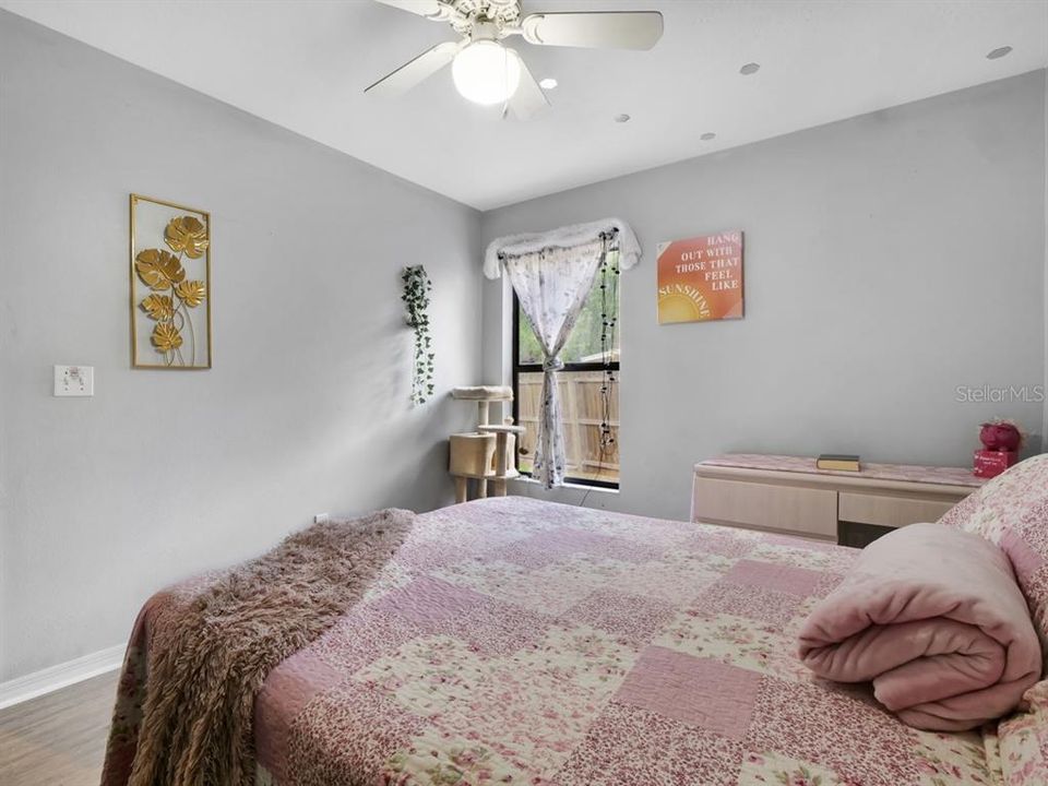 En Venta: $415,000 (4 camas, 2 baños, 1490 Pies cuadrados)