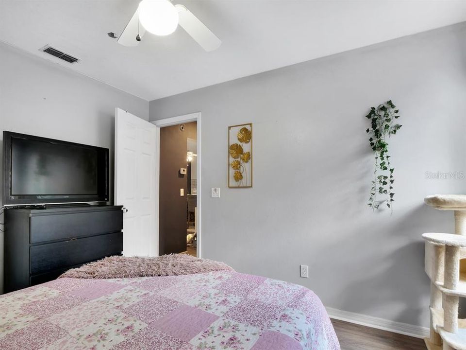En Venta: $415,000 (4 camas, 2 baños, 1490 Pies cuadrados)
