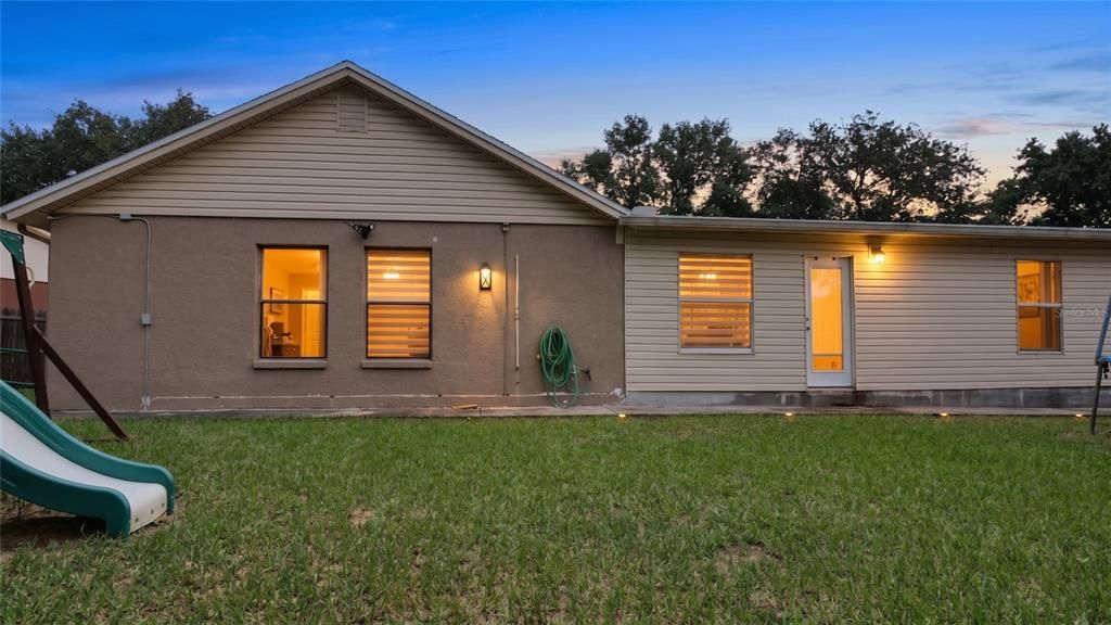 En Venta: $415,000 (4 camas, 2 baños, 1490 Pies cuadrados)