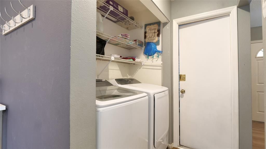 En Venta: $415,000 (4 camas, 2 baños, 1490 Pies cuadrados)