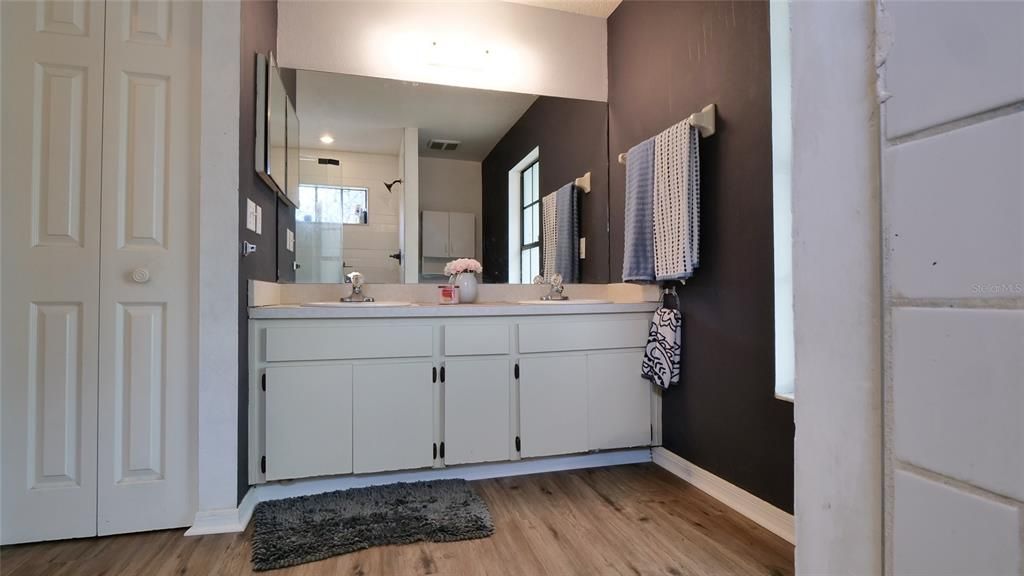 En Venta: $415,000 (4 camas, 2 baños, 1490 Pies cuadrados)