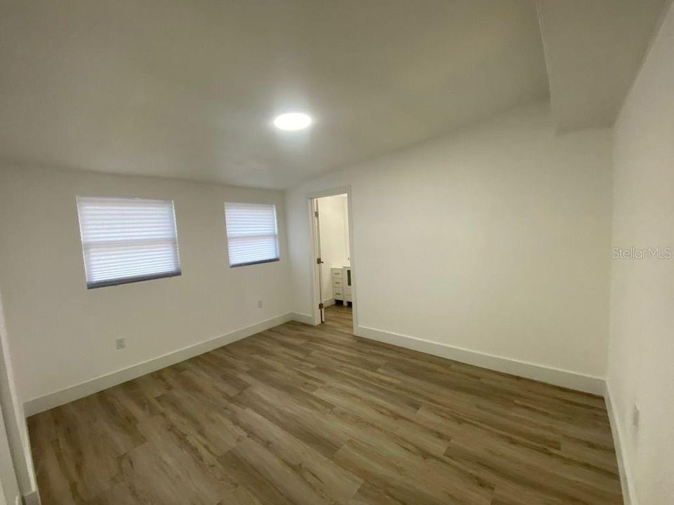 В аренду: $2,000 (4 спален, 2 ванн, 1410 Квадратных фут)