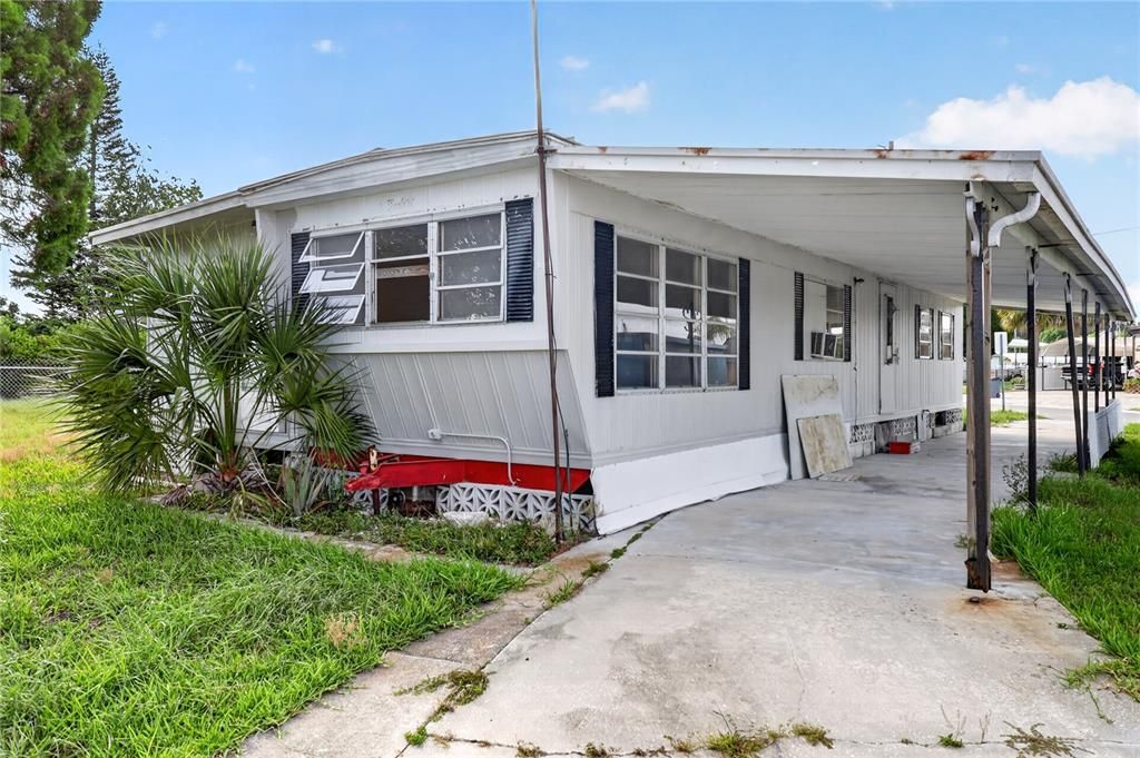 For Sale: $109,000 (2 beds, 1 baths, 564 Square Feet)