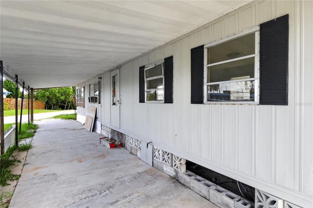 For Sale: $109,000 (2 beds, 1 baths, 564 Square Feet)