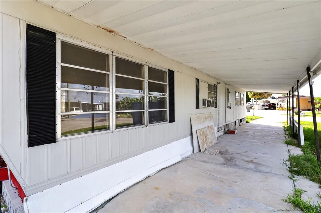 For Sale: $109,000 (2 beds, 1 baths, 564 Square Feet)